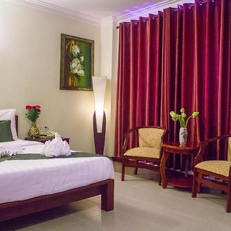 פנום פן V N E Hotel מראה חיצוני תמונה