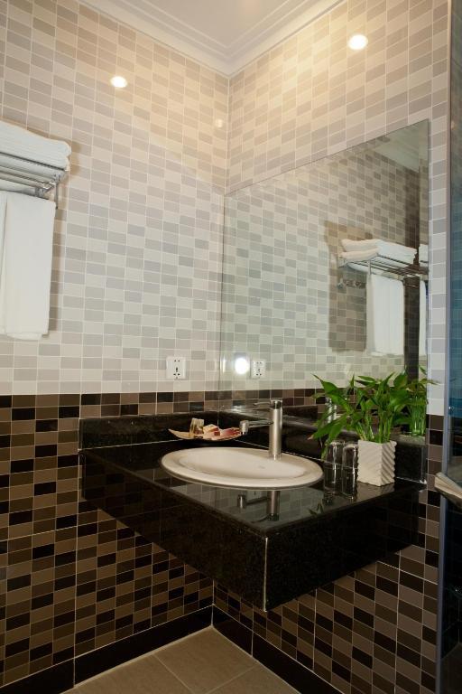 פנום פן V N E Hotel מראה חיצוני תמונה