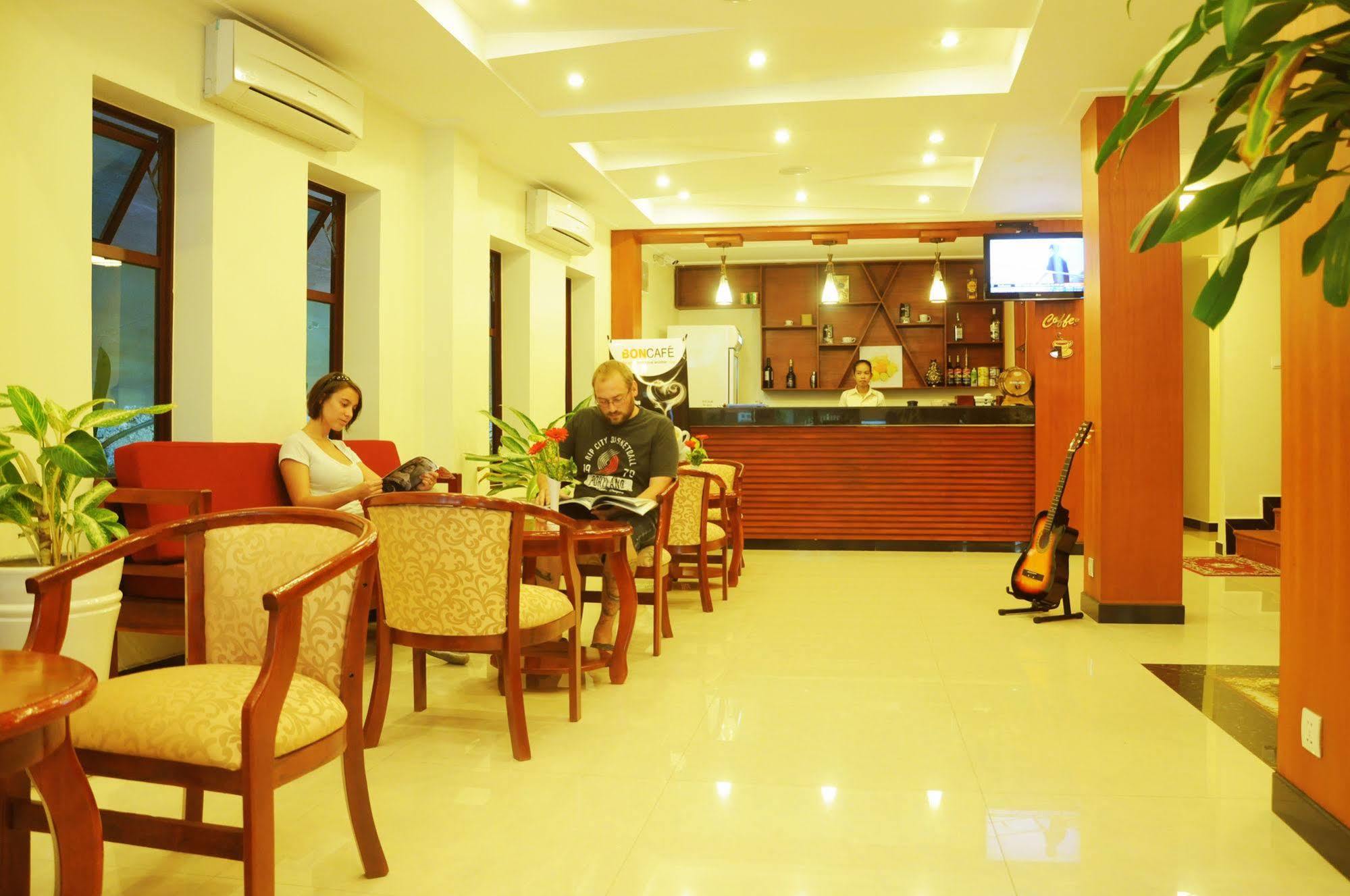 פנום פן V N E Hotel מראה חיצוני תמונה
