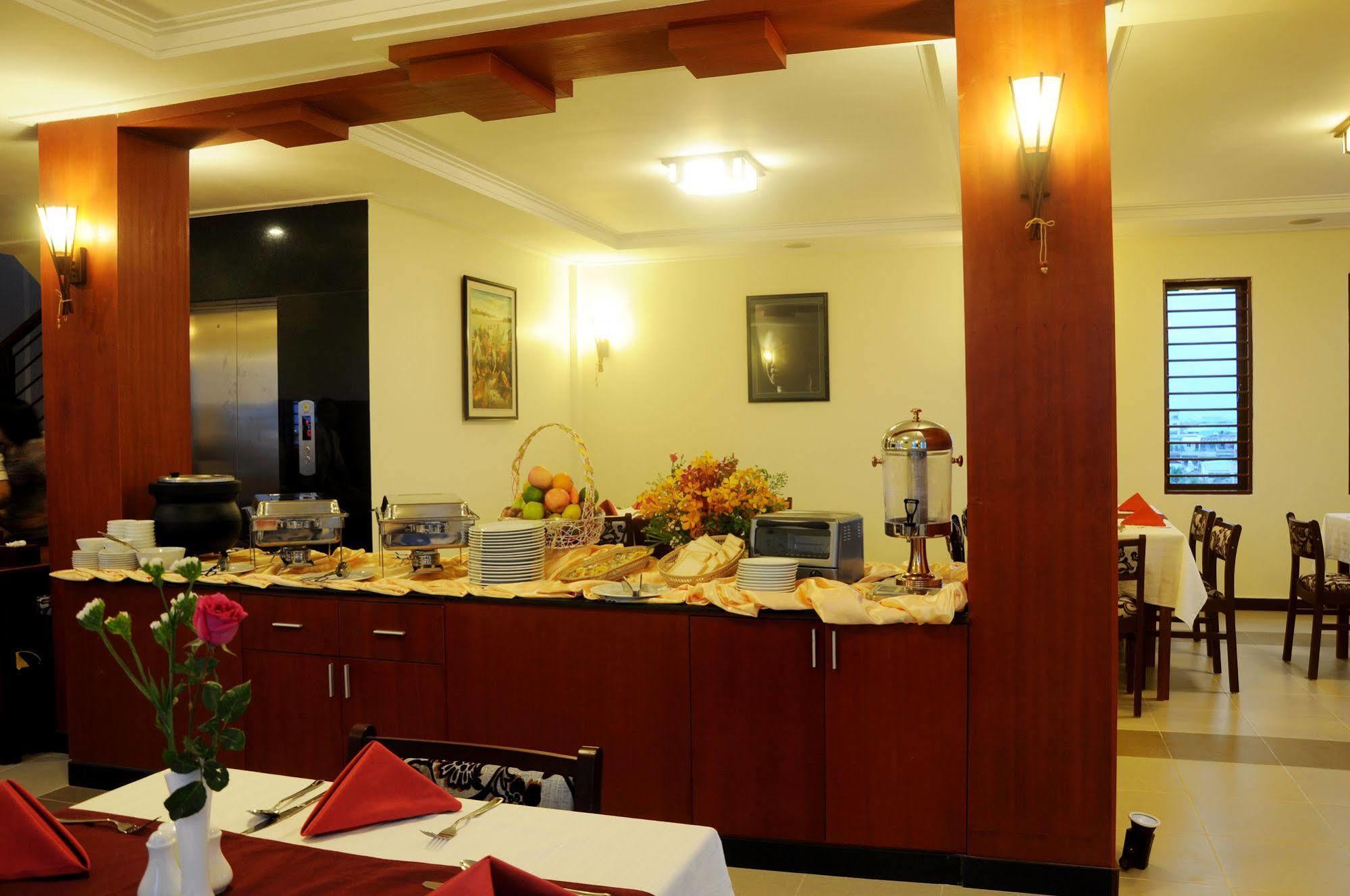 פנום פן V N E Hotel מראה חיצוני תמונה