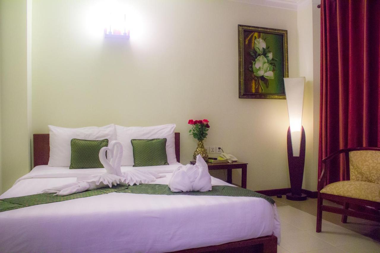פנום פן V N E Hotel מראה חיצוני תמונה