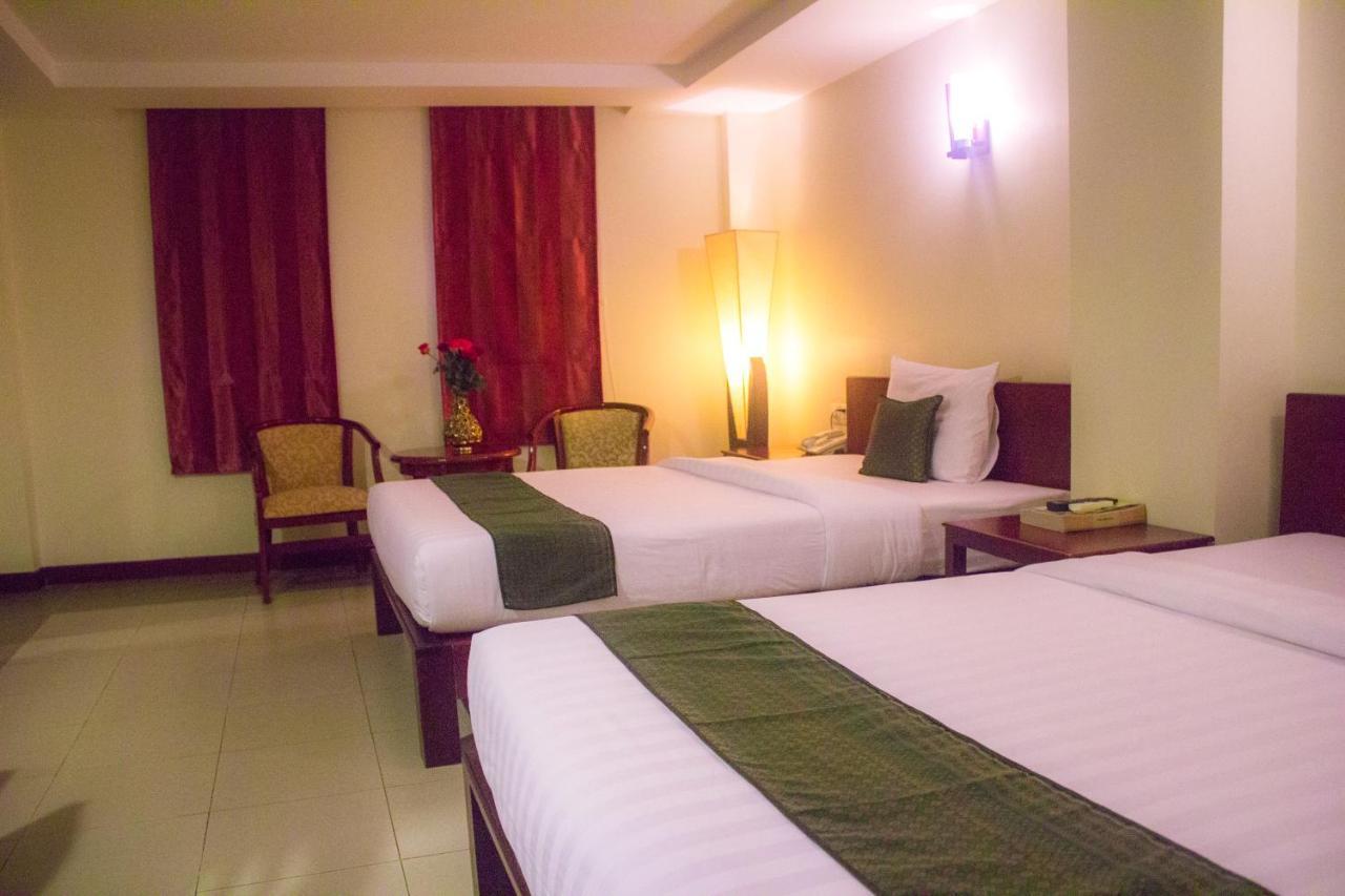 פנום פן V N E Hotel מראה חיצוני תמונה