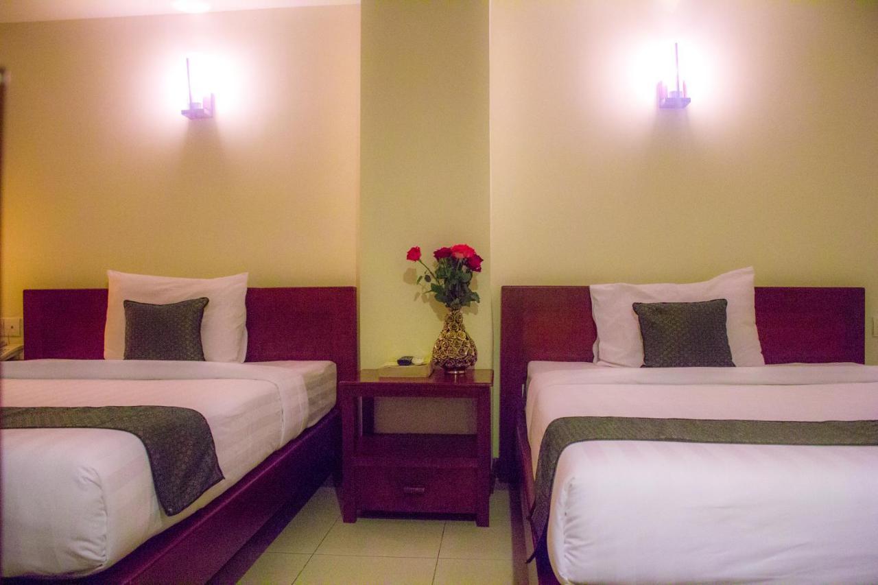 פנום פן V N E Hotel מראה חיצוני תמונה
