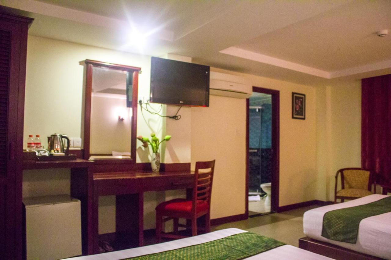 פנום פן V N E Hotel מראה חיצוני תמונה