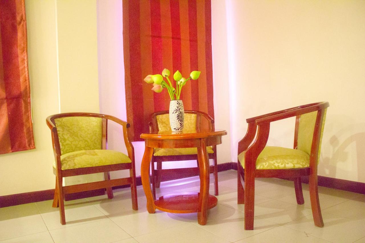 פנום פן V N E Hotel מראה חיצוני תמונה